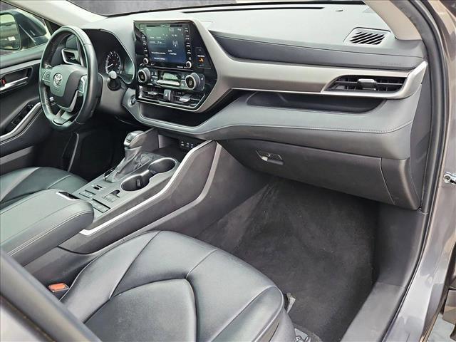 used 2022 Toyota Highlander car, priced at $33,991