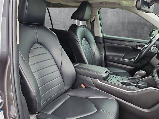 used 2022 Toyota Highlander car, priced at $33,991