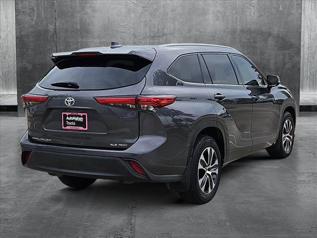 used 2022 Toyota Highlander car, priced at $33,991