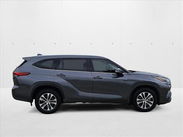 used 2022 Toyota Highlander car, priced at $31,965