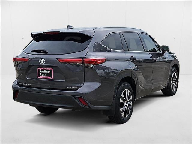 used 2022 Toyota Highlander car, priced at $31,965