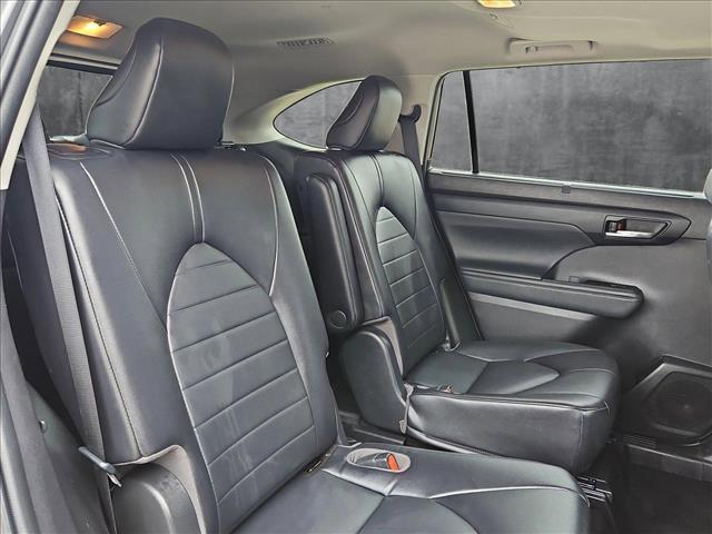 used 2022 Toyota Highlander car, priced at $33,991