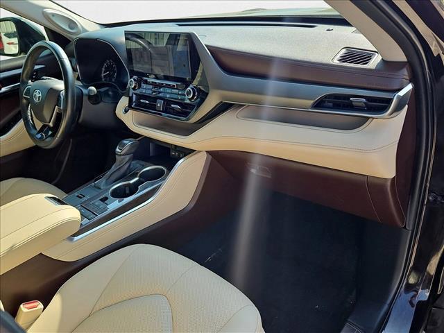 used 2021 Toyota Highlander car, priced at $34,771