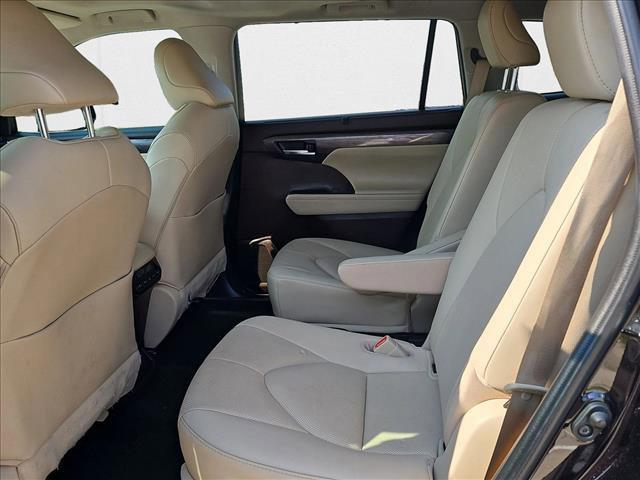 used 2021 Toyota Highlander car, priced at $34,771