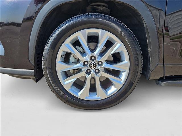 used 2021 Toyota Highlander car, priced at $34,771