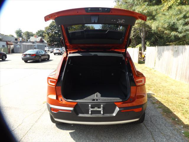 used 2020 Volvo XC40 car, priced at $20,990