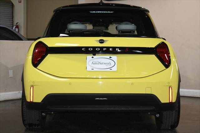 used 2025 MINI Hardtop car, priced at $31,500