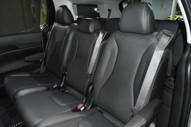 used 2025 Kia Carnival car, priced at $45,978