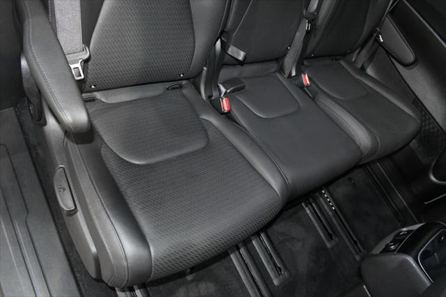 used 2025 Kia Carnival car, priced at $45,978
