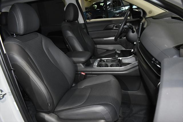 used 2025 Kia Carnival car, priced at $45,978
