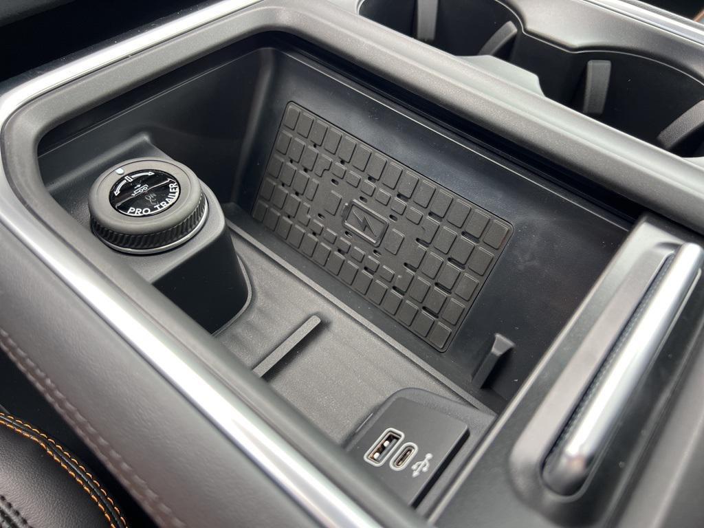 new 2025 Ford Expedition car, priced at $83,945