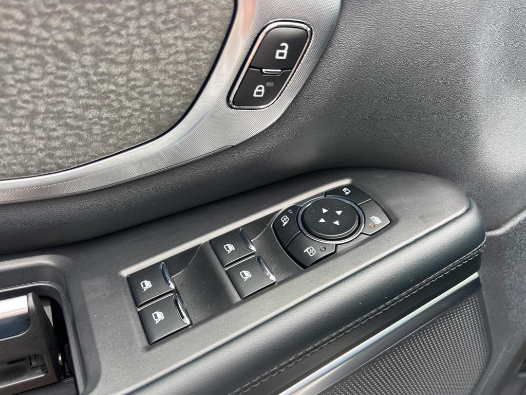 new 2025 Ford Expedition car, priced at $83,945