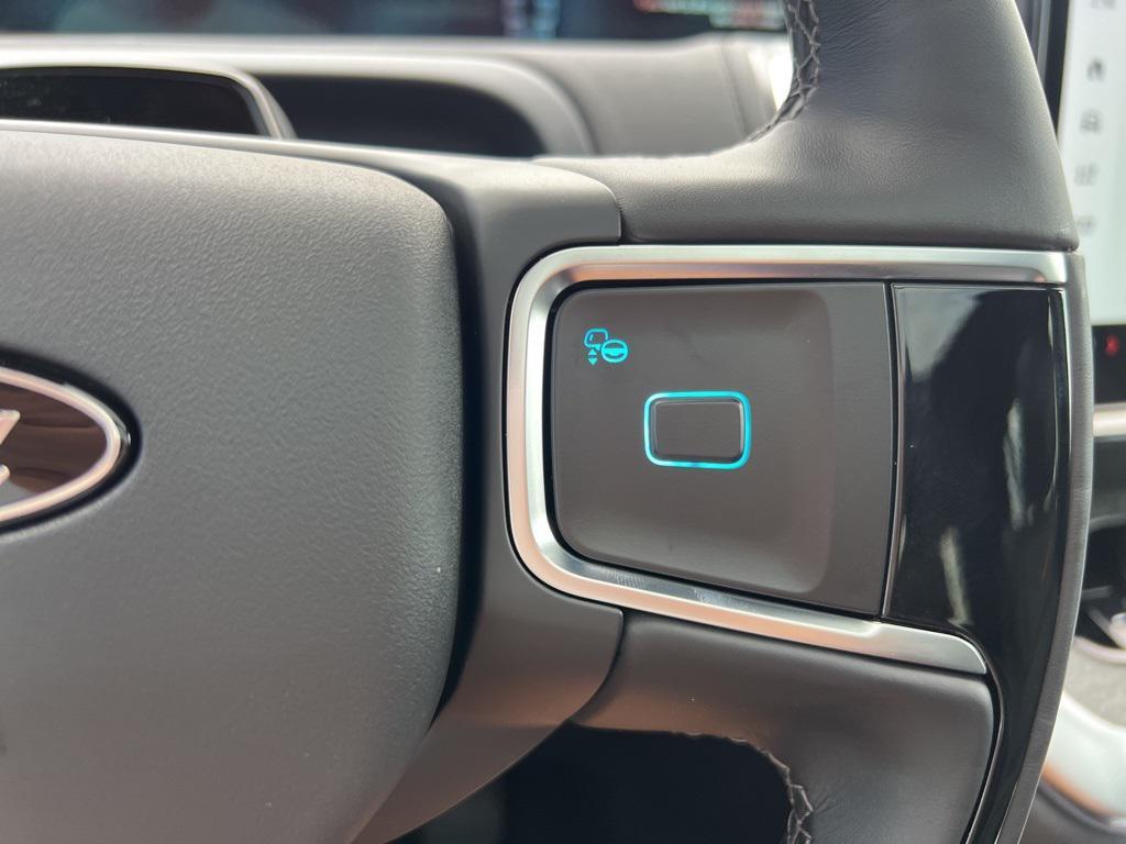 new 2025 Ford Expedition car, priced at $83,945