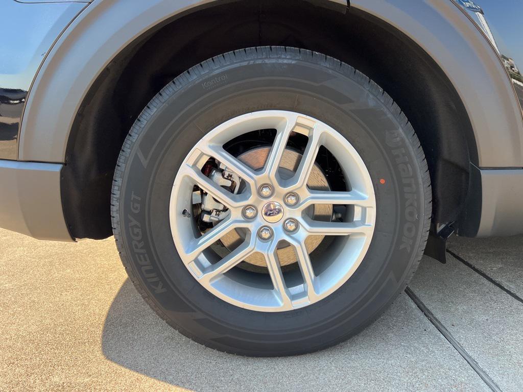 new 2025 Ford Explorer car, priced at $44,964