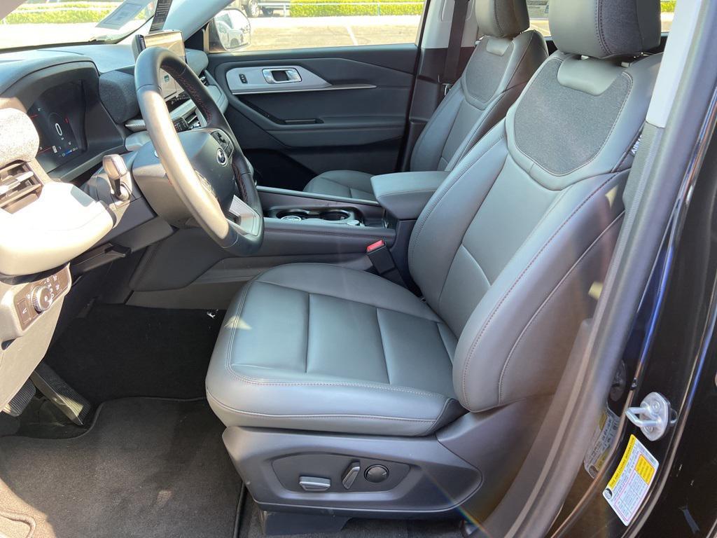 new 2025 Ford Explorer car, priced at $44,964