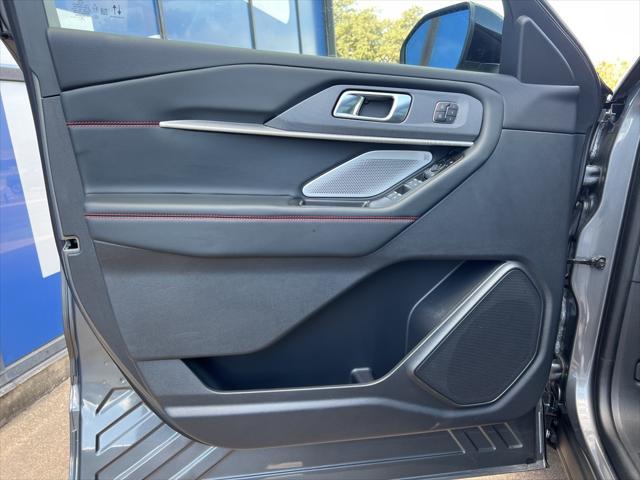 new 2025 Ford Explorer car, priced at $53,279