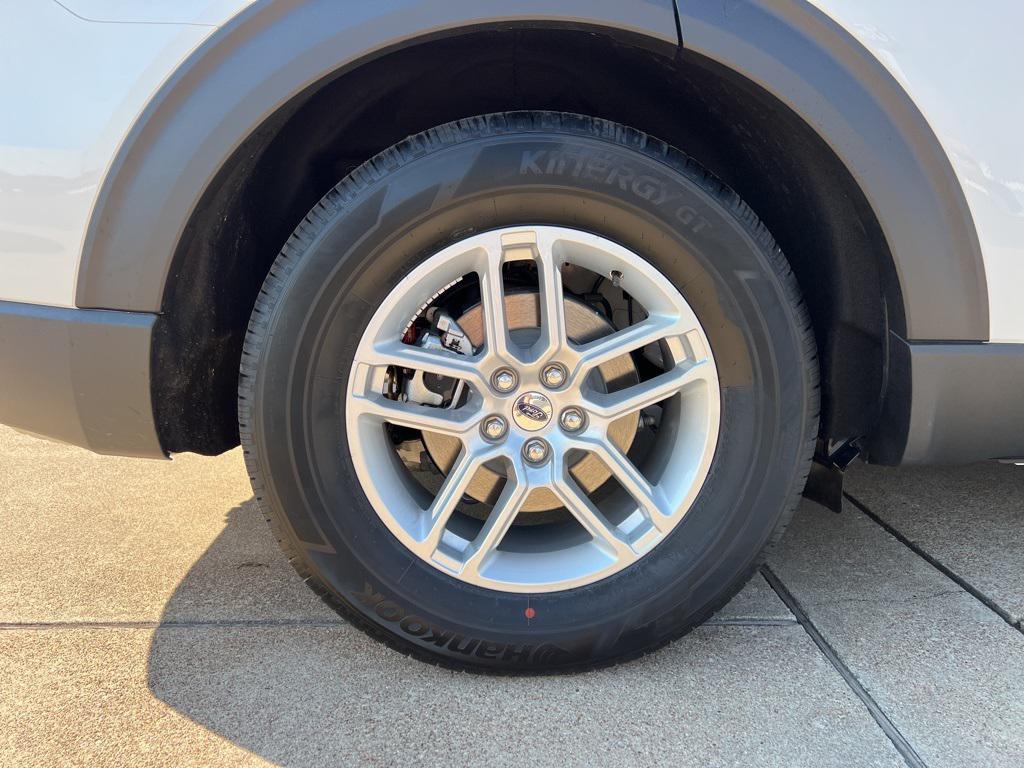 new 2025 Ford Explorer car, priced at $42,239