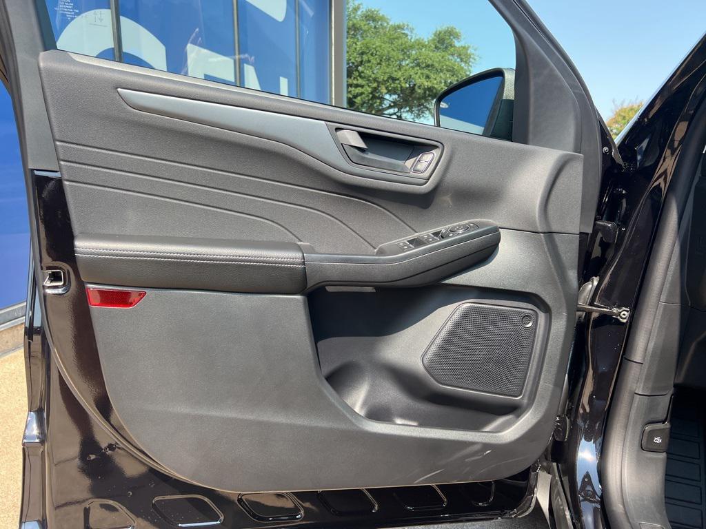 new 2025 Ford Escape car, priced at $28,654