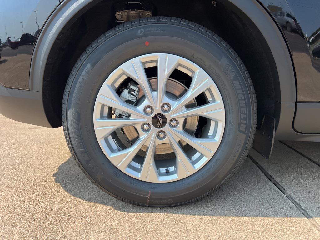 new 2025 Ford Escape car, priced at $28,654