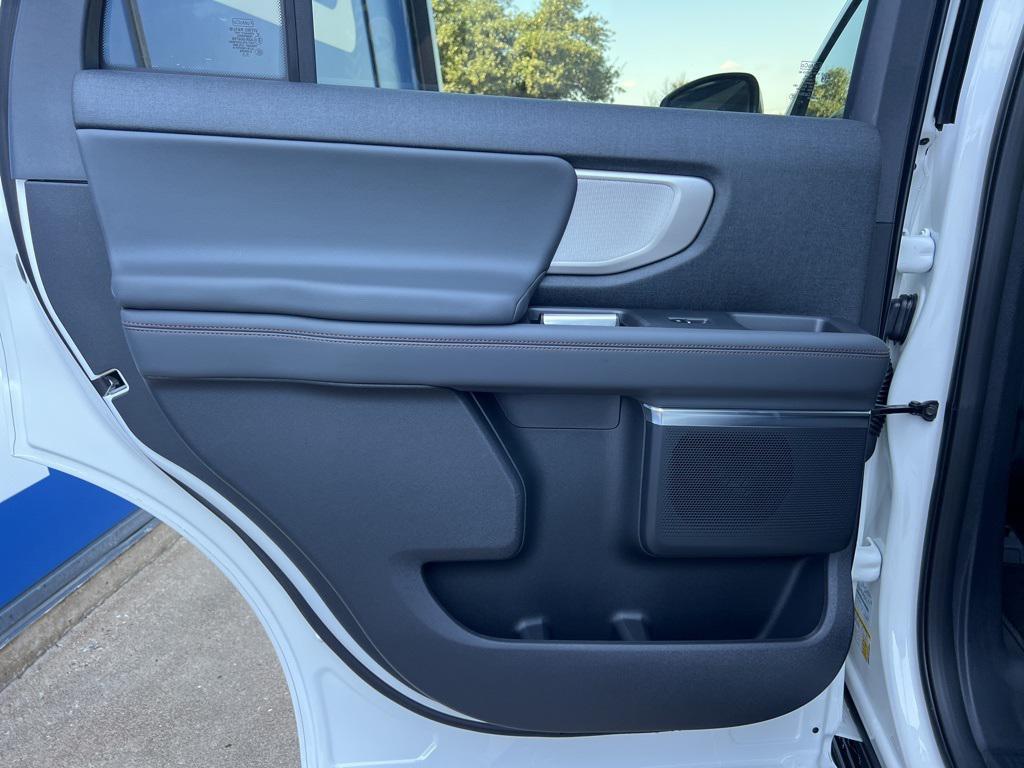 new 2025 Ford Expedition car, priced at $71,335