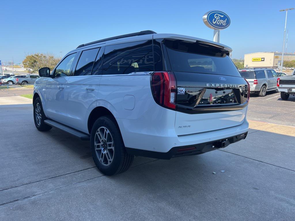 new 2025 Ford Expedition car, priced at $71,335