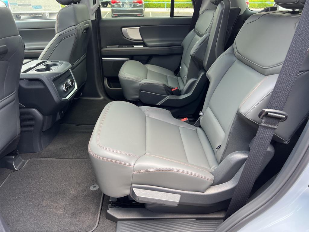 new 2025 Ford Expedition car, priced at $67,945