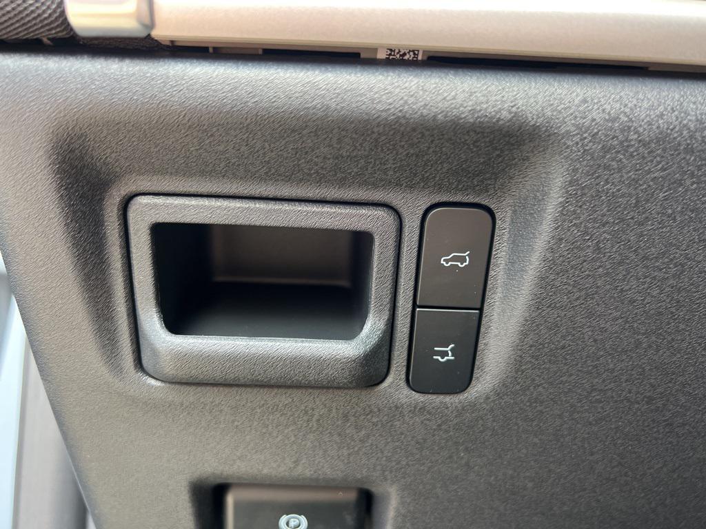 new 2025 Ford Expedition car, priced at $67,945