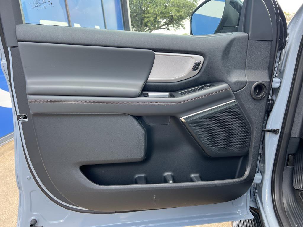 new 2025 Ford Expedition car, priced at $67,945