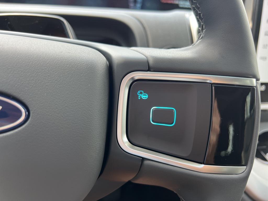 new 2025 Ford Expedition car, priced at $67,945