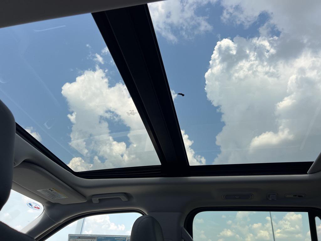 new 2025 Ford Expedition car, priced at $67,945