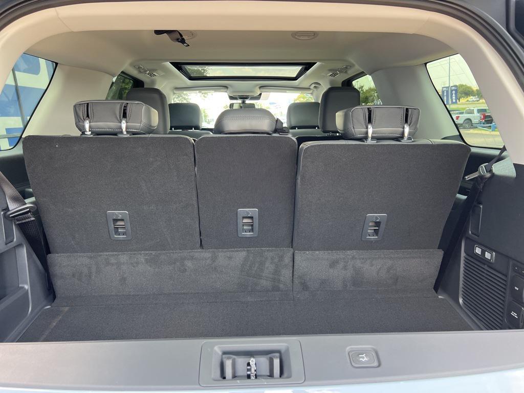 new 2025 Ford Expedition car, priced at $67,945