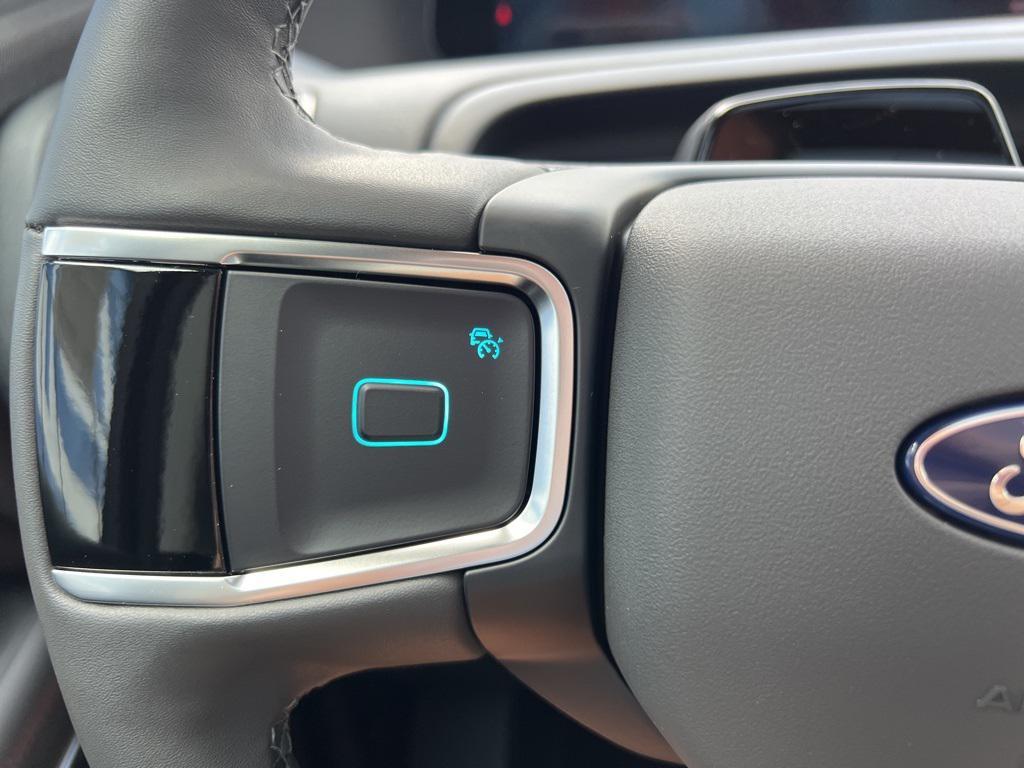 new 2025 Ford Expedition car, priced at $67,945