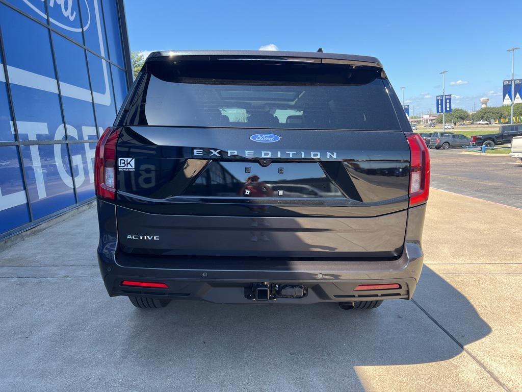 new 2025 Ford Expedition car, priced at $70,024