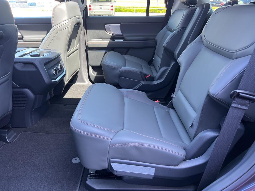 new 2025 Ford Expedition car, priced at $70,024