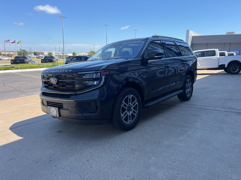 new 2025 Ford Expedition car, priced at $70,024
