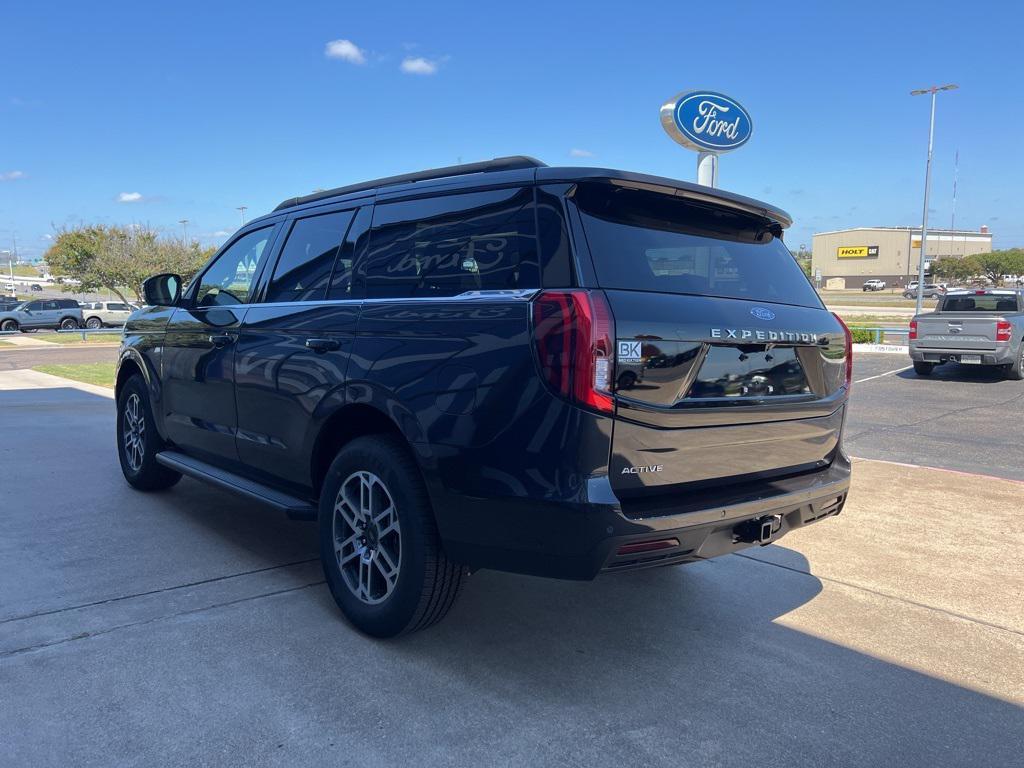 new 2025 Ford Expedition car, priced at $70,024
