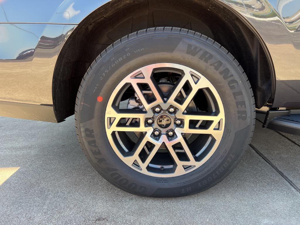 new 2025 Ford Expedition car, priced at $70,024