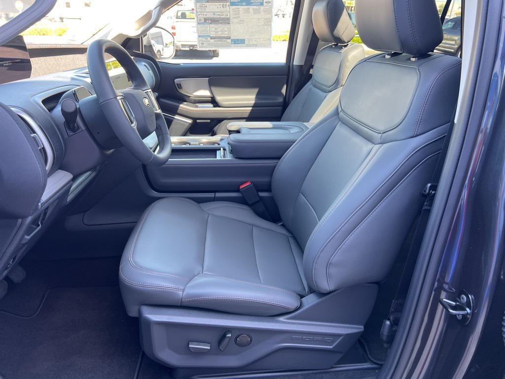 new 2025 Ford Expedition car, priced at $70,024