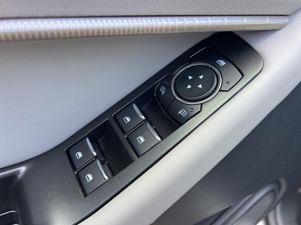 new 2025 Ford Explorer car, priced at $40,945