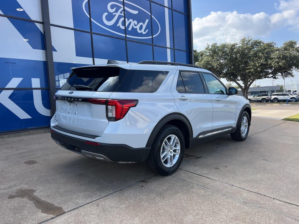 new 2025 Ford Explorer car, priced at $40,945