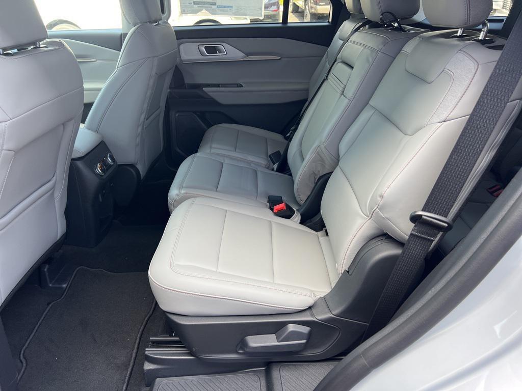 new 2025 Ford Explorer car, priced at $40,945