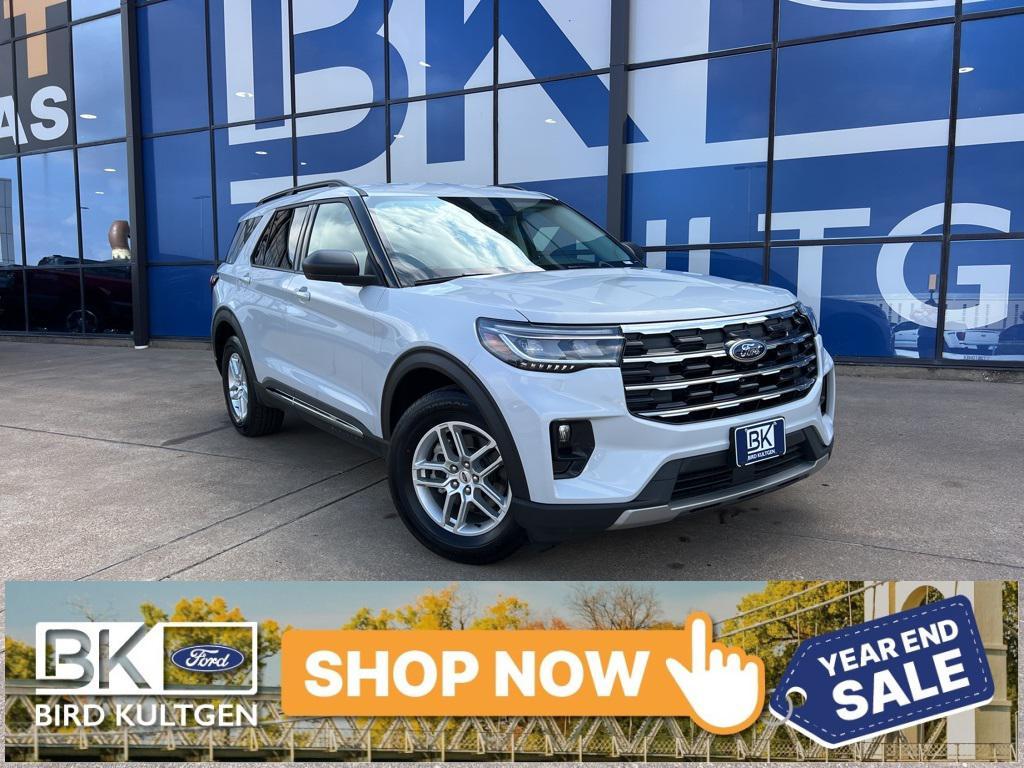 new 2025 Ford Explorer car, priced at $40,945