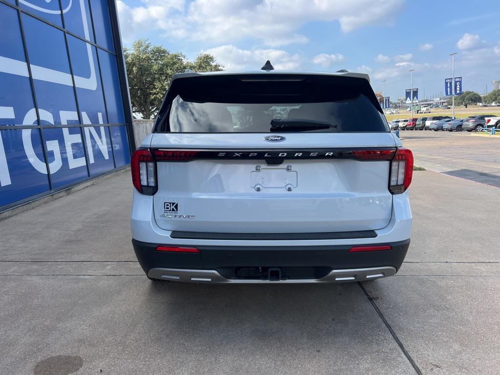 new 2025 Ford Explorer car, priced at $40,945