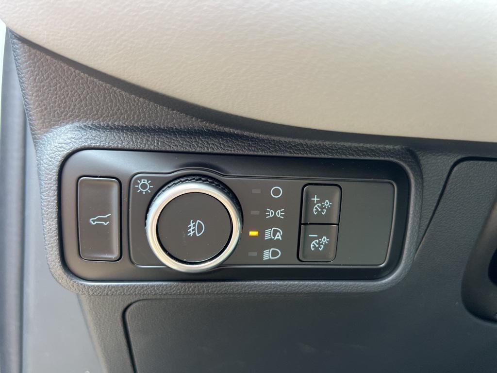 new 2025 Ford Explorer car, priced at $40,945