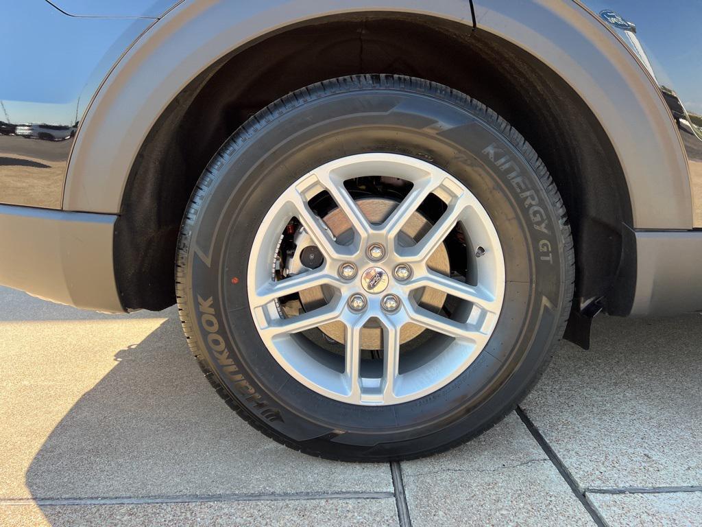 new 2025 Ford Explorer car, priced at $44,964