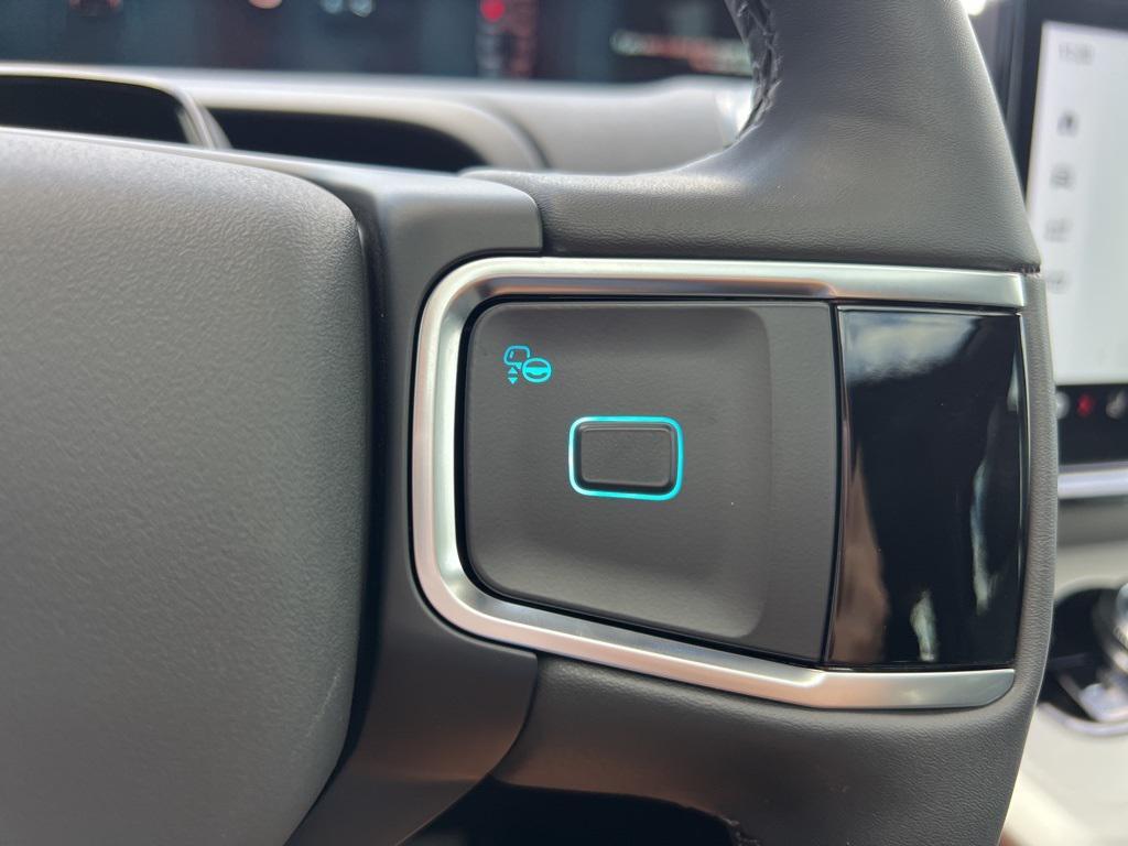 new 2025 Ford Expedition car, priced at $67,725