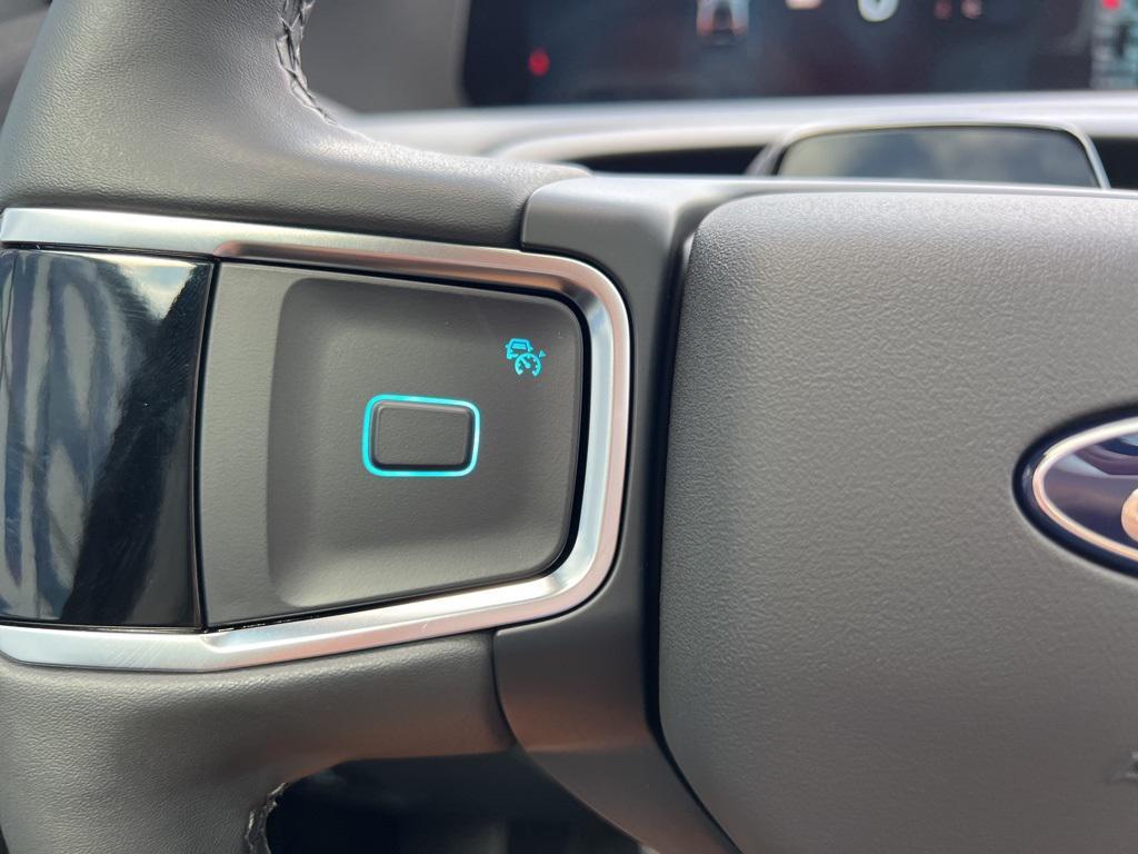 new 2025 Ford Expedition car, priced at $67,725