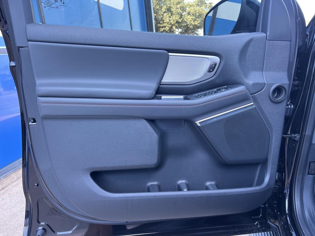 new 2025 Ford Expedition car, priced at $70,144