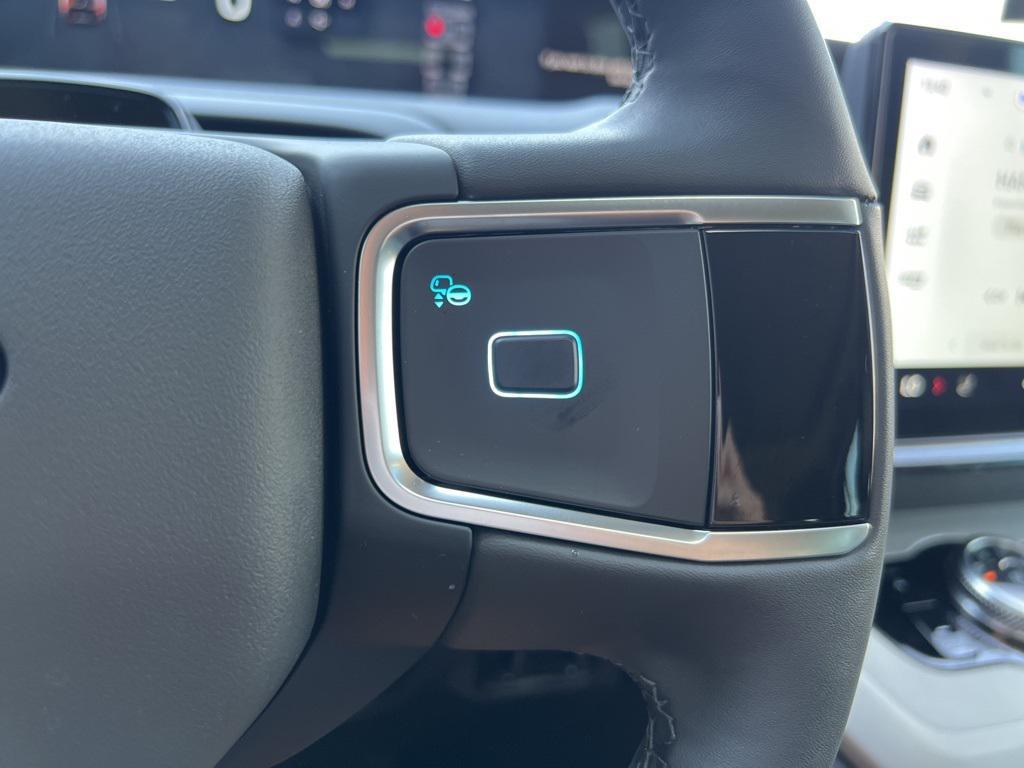 new 2025 Ford Expedition car, priced at $70,144