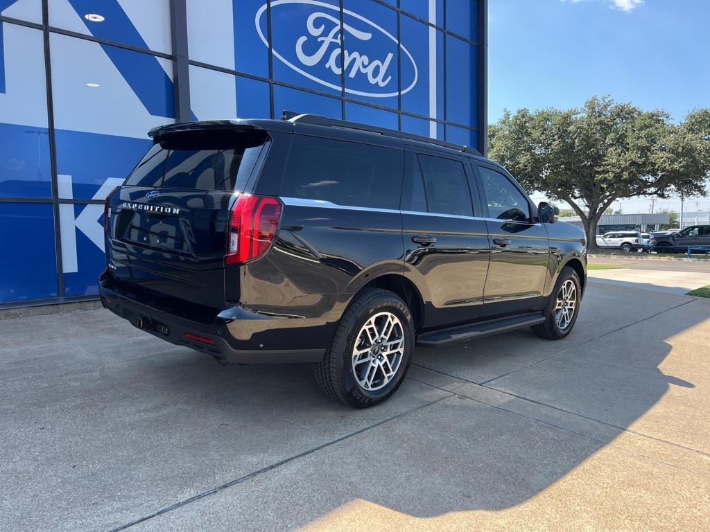 new 2025 Ford Expedition car, priced at $70,144